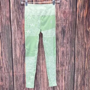 ⭐️Free people movement green floral color block leggings size xs/small NWOT